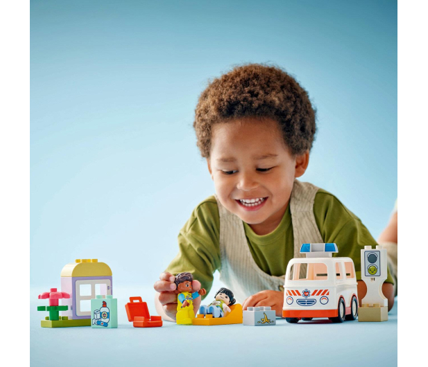LEGO DUPLO 10447 Karetka z kierowcą - 1283653 - zdjęcie 9